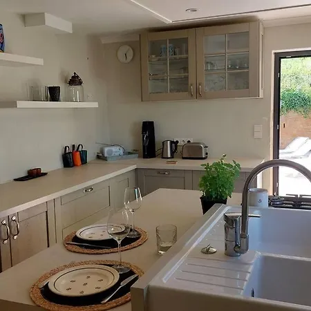 Holiday home Avec Cuisine, Vue Et Piscine Privee Au Coeur Du Beaujolais *